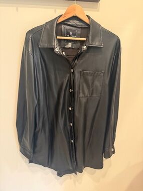 Bagatelle Collection Faux leather shaker ( shirt jacket) size medium.